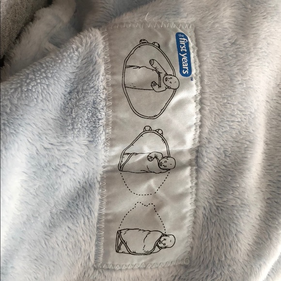 First years newborn fleece swaddle with Velcro - Picture 4 of 4